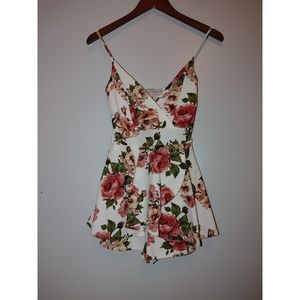 Adorable floral romper.